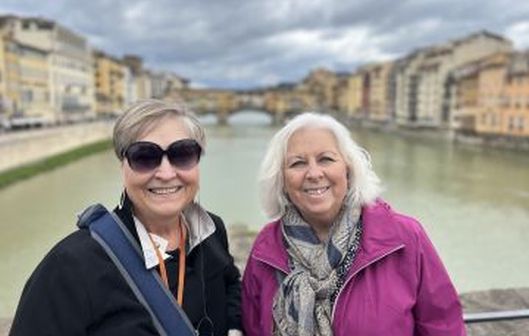 Small group tour exploring Venice canals with local guide